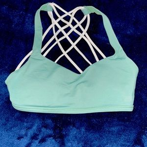 Lululemon free to be bra